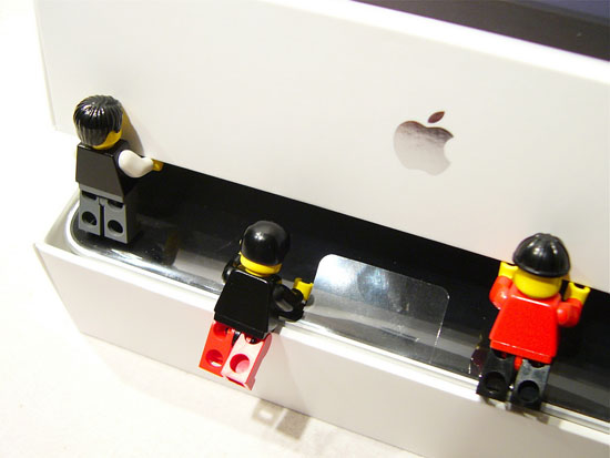 Déballage de l'iPad par des LEGOS