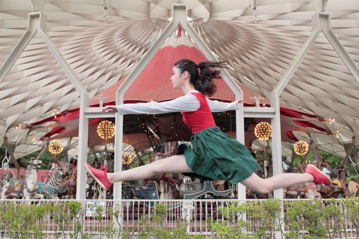Levitation self portrait de Hayashi Natsumi