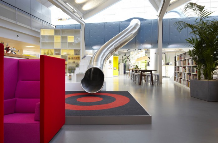 13824156-lego-office-denmark-02