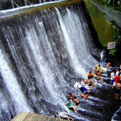 Villa Escudero, un restaurant avec les pieds dans l’eau