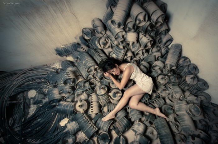 Dancing on shattered dreams ©Benjamin Von Wong