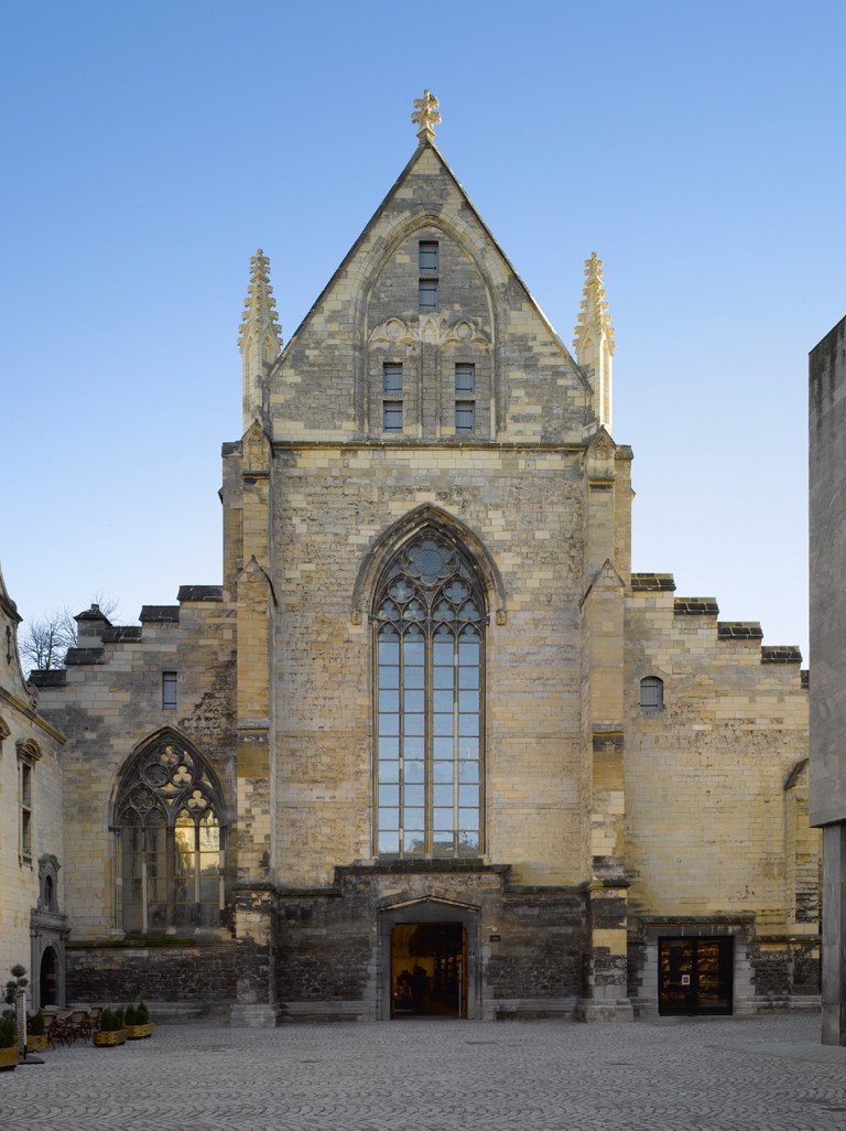 Intérieur de la librairie Selexyz Dominicanen dans l’église dominicaine de Maastricht, par Merkx + Girod (1/10)