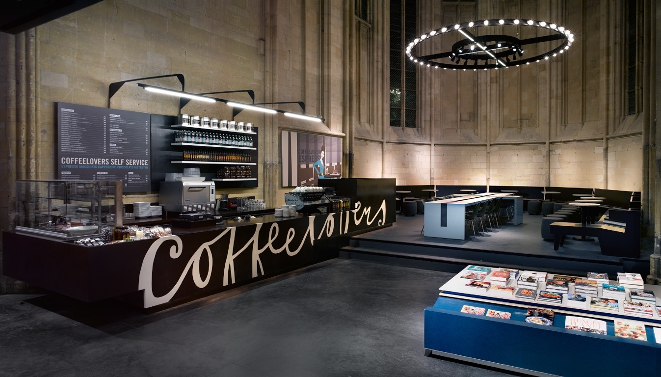 Intérieur de la librairie Selexyz Dominicanen dans l’église dominicaine de Maastricht, par Merkx + Girod (6/10)