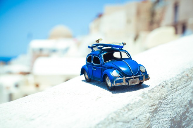 Riding Santorini / Kim Leuenberger