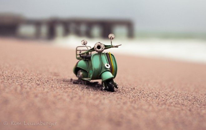 Standing On A Shore / Kim Leuenberger