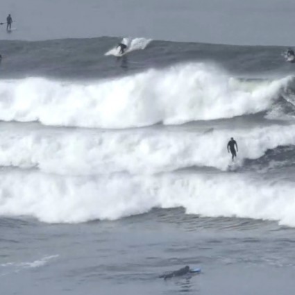 Une vidéo expérimentale de Cy Kuckenbaker qui fait tenir 2h de surf en 2 minutes